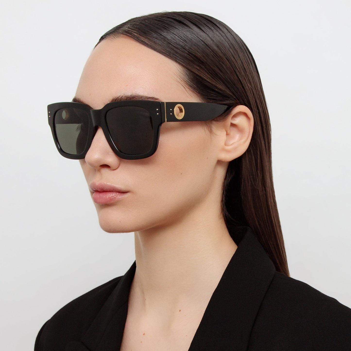 Linda Farrow The Amber | D-Frame Sunglasses in Black (C1) C1 5