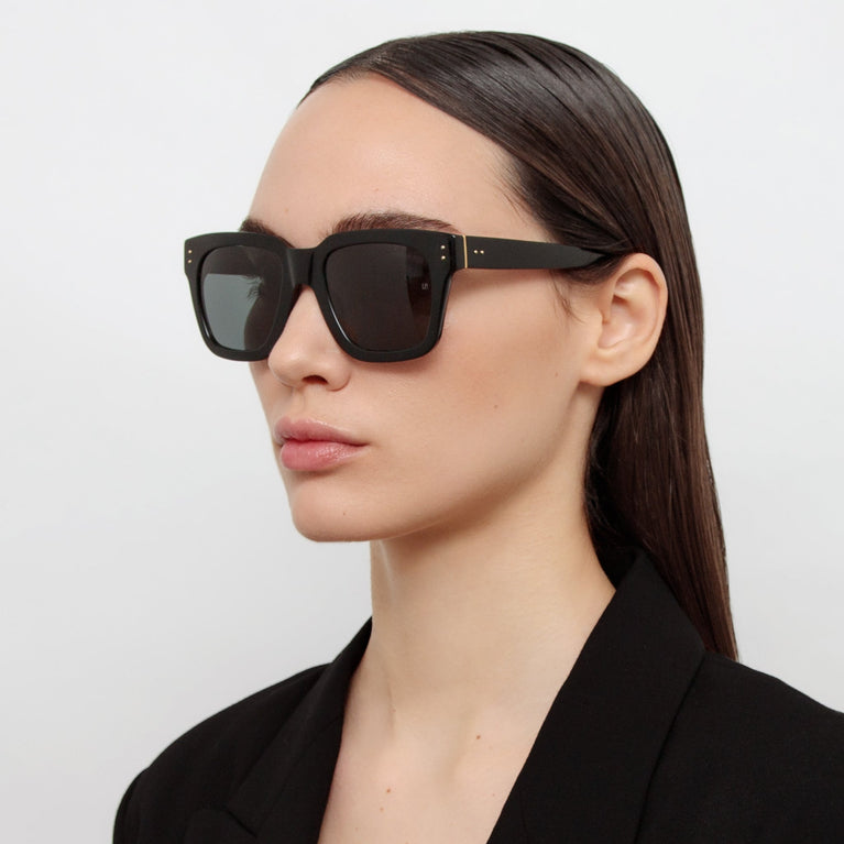 Linda Farrow The Max | D-Frame Sunglasses in Black Frame (C4)  52